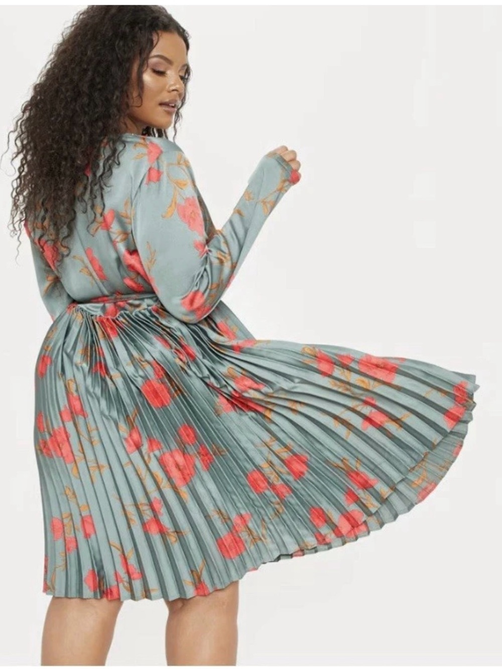 PrettyLittleThing Emerald Green Midi Dress Red Floral Print and pleated skirt - Picture 2 of 8